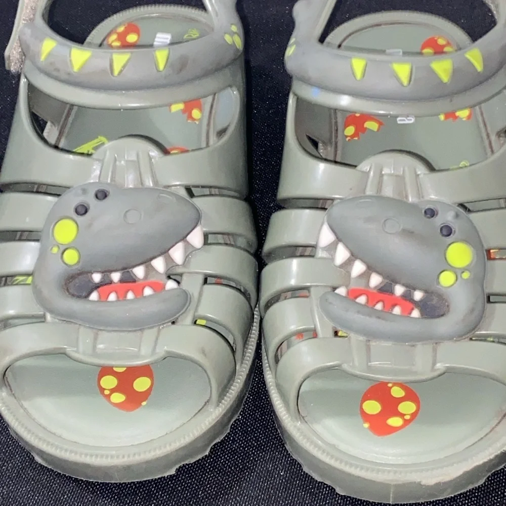 Mini Melissa Kids ARMY GREEN SIZE 10 HOOK LOOP‎ STRAP Dinosaur Sandals EUC CLEAN